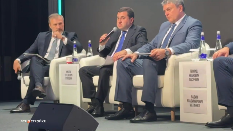 Замминистра строительства и ЖКХ Никита Стасишин рассказал, что на исторических территориях уже работают 37 застройщиков