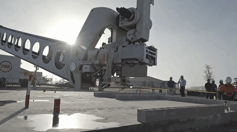 В американском городке Бэбкок-Ранч промышленный робот с искусственным интеллектом построил дом