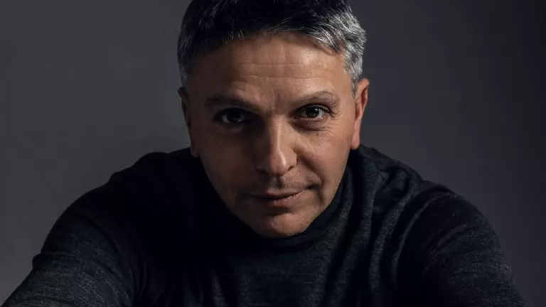 Двухэтажная квартира в стиле лофт: где живет Леонид Барац