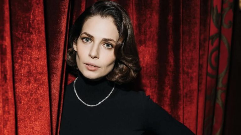 «Интеллектуальный» интерьер с модными решениями: где живет Юлия Снигирь