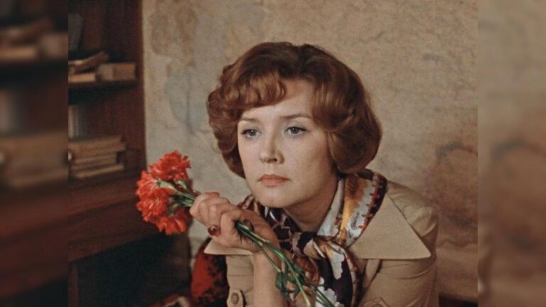 Как интерьеры «Москва слезам не верит» рассказали историю жизни Екатерины Тихомировой, героини Веры Алентовой