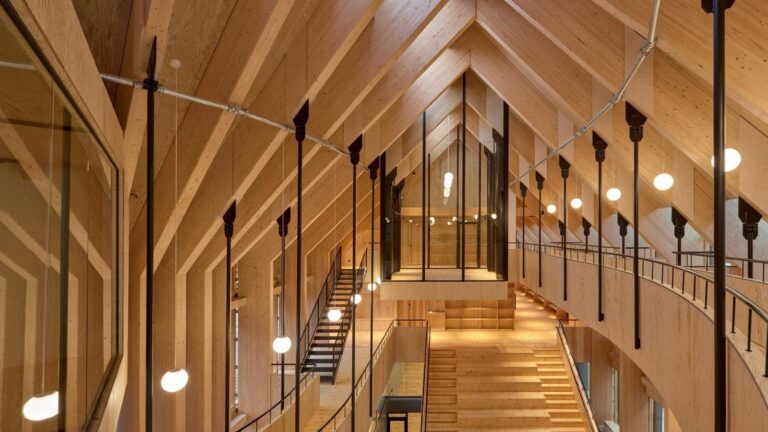 Деревянный центр лечения диабета в Копенгагене от Dorte Mandrup: как архитектура Дании становится частью терапии