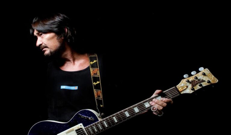 Дом Sol Studios британского певца Криса Ри, автора легендарного хита о Рождестве