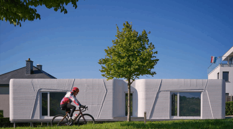 В Люксембурге начали печатать на 3D-принтере миниатюрные дома площадью по 60-70 «квадратов»