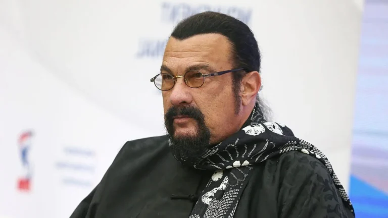 Стивен Сигал продает резиденцию в Подмосковье: что сегодня известно о доме на Рублевке