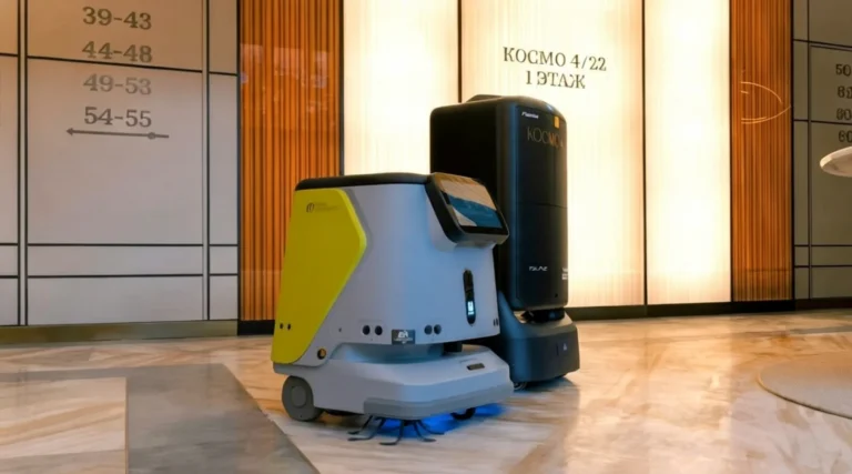 «Галс-Девелопмент» взял к себе на работу китайского робота-курьера и робота-уборщика от Pudu Robotics