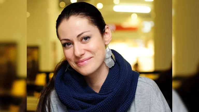 Без дворцов и показной роскоши: где живёт Анна Ковальчук — хрущёвка в Петербурге и тихая дача за городом