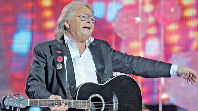 В Москве — квартира, за городом — усадьба: где живет советский поэт и музыкант Юрий Антонов