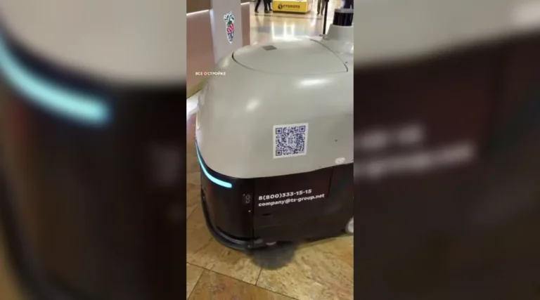 Роботы в московском «Афимолл Сити»: встретили автономного мойщика VIGGO SC80Pro для уборки средних и крупных помещений