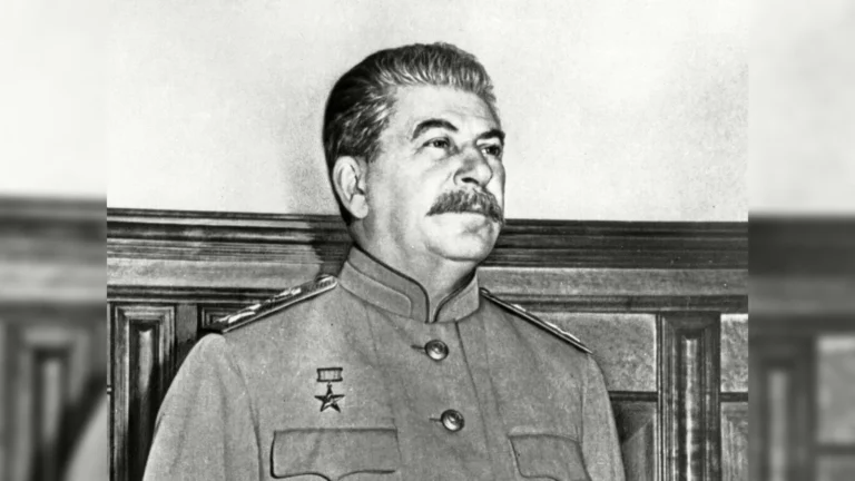 Личный бронированный вагон Сталина: как выглядел самый охраняемый дом на колесах XX века