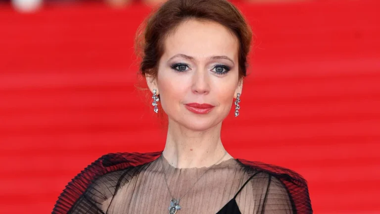 Где живет актриса Елена Захарова и как она переделала квартиру, чтобы начать жизнь заново