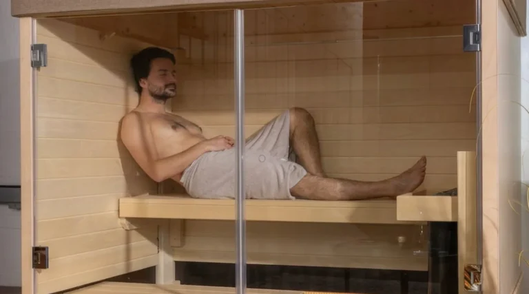 Немецкая компания Suda выпустила домашнюю сауну, которая превращается в диван