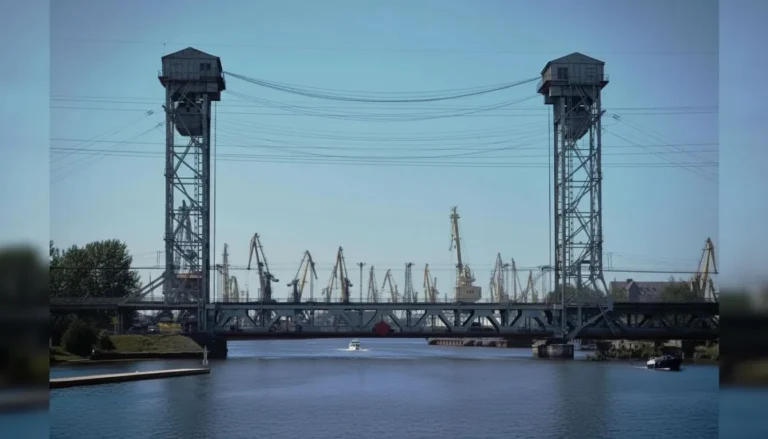 В Калининграде хотят снести уникальный исторический двухъярусный мост