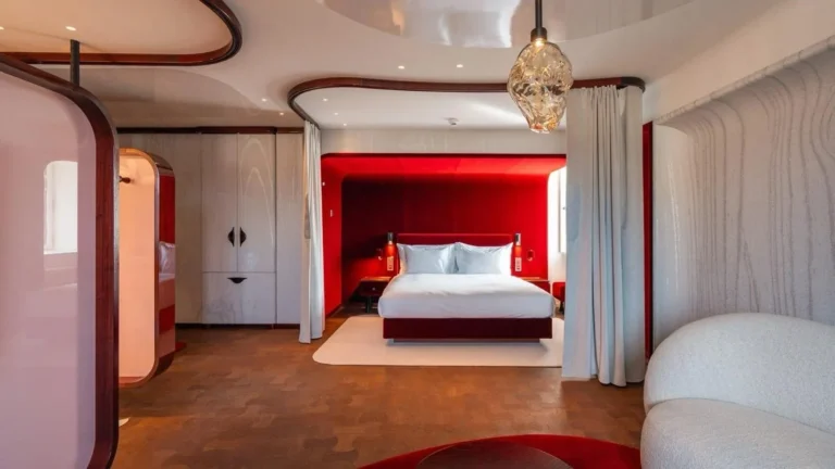 Как архитекторы ЖК «Бадаевский» Herzog & de Meuron превратили старейший отель в Европе Les Trois Rois в современный архитектурный шедевр 