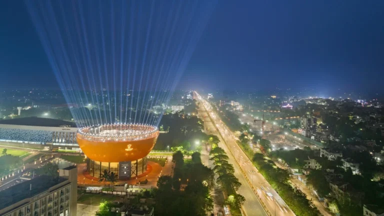 В Индии построили Центр для игры в бадминтон в форме волана