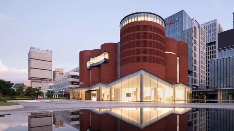 В Китае завершили строительство крупнейшего в мире музея парфюмерии 