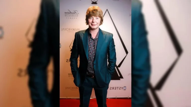 «Роскошь без дизайнера»: как на самом деле выглядит недвижимость «рыжего из Иванушек» Андрея Григорьева-Аполлонова