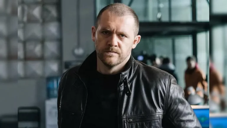 Киногостиная в квартире Дениса Шведова: как превратить типовое пространство в стильный домашний кинотеатр с функцией гостевой зоны