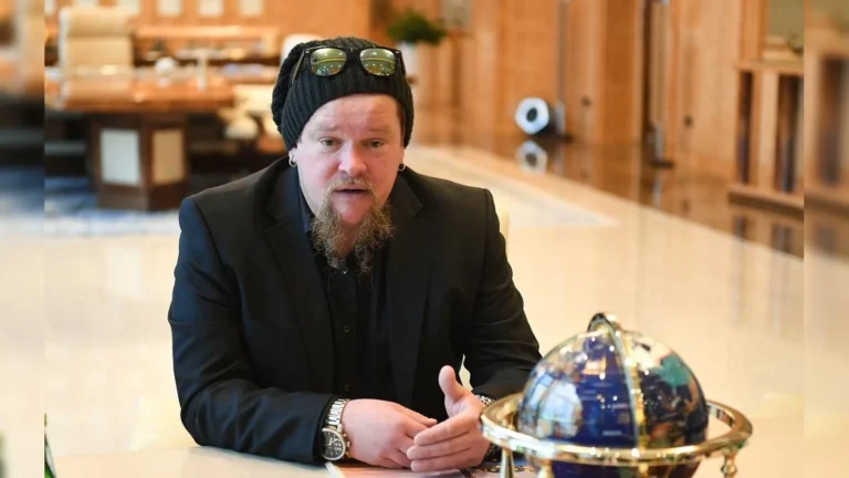 Дом на скале у воды: как Вилле Хаапасало построил идеальный коттедж в Финляндии