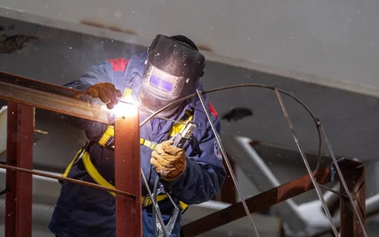 Кемеровские СМИ пишут, что турецкие строители подали в суд иск о взыскании невыплаченной зарплаты за работу в Новокузнецке