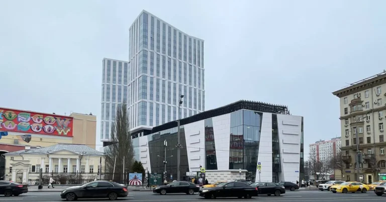 «Эссет менеджмент» (входит в Ikon Development) подал миллиардные иски за срыв сроков на подрядчиков «Конструктор групп», «Юг‑строй», «МГ индастриал» и МАДИС