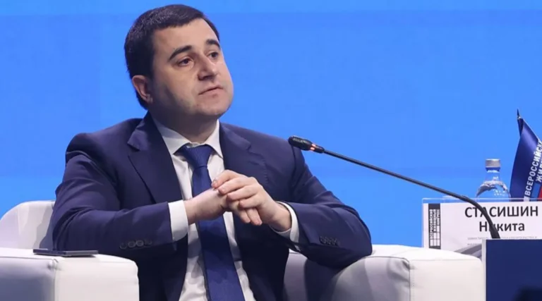 Замглавы Минстроя РФ Никита Стасишин заявил, что строительная отрасль по сравнению с другими сегодня чувствует себя неплохо