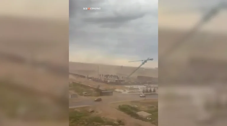 В Астрахани при падении башенного крана на стройке ЖК «Звёздные кварталы» от «Разума» погиб человек