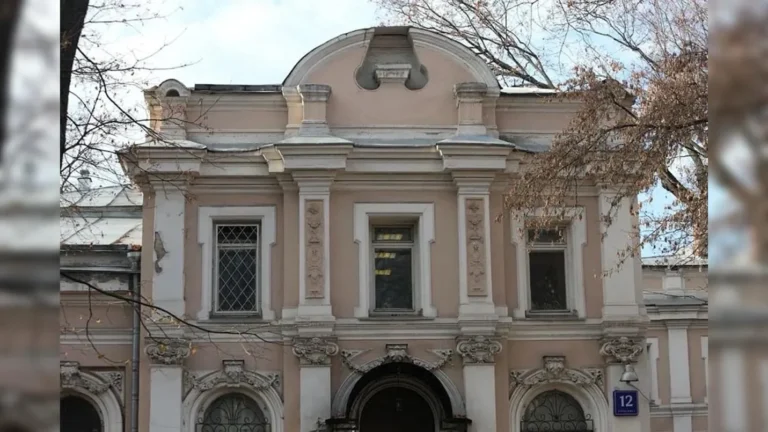 Исторический особняк в центре Москвы на Покровском бульваре ушел на торги: аренда в доме династии Морозовых за 14 миллионов в год