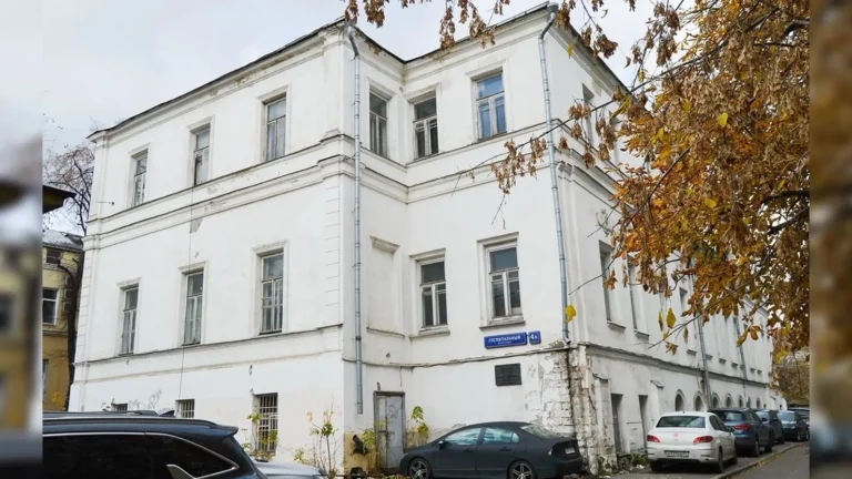 Дом барона Корфа продается за 131 млн рублей: как старинные усадьбы Москвы превращаются в главный актив рынка недвижимости