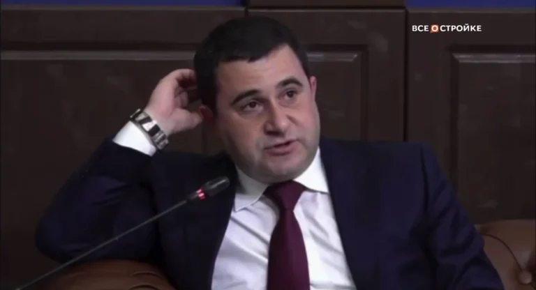«По состоянию на 1 июня оперативный ввод жилья составил 34,6 млн кв. м, из которых МКД — 12,2 млн. То есть плюс 5,6% к аналогичному периоду прошлого года»