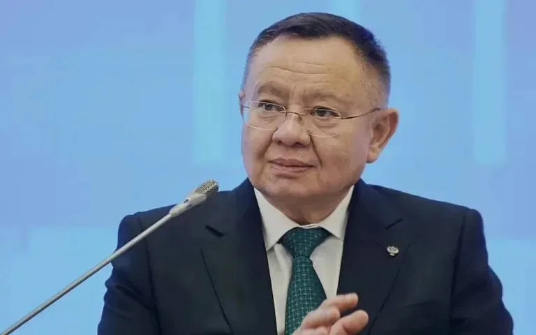 Файзуллин Ирек Министр строительства и ЖКХ РФ