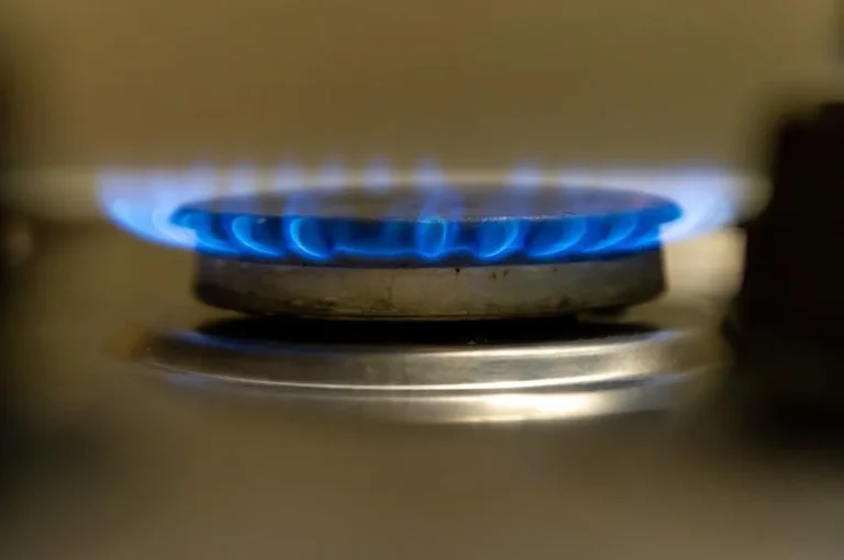 Газовый кризис в Крыму: кому в первую очередь выдают баллоны со сжиженным газом и что происходит с обеспечением жилья
