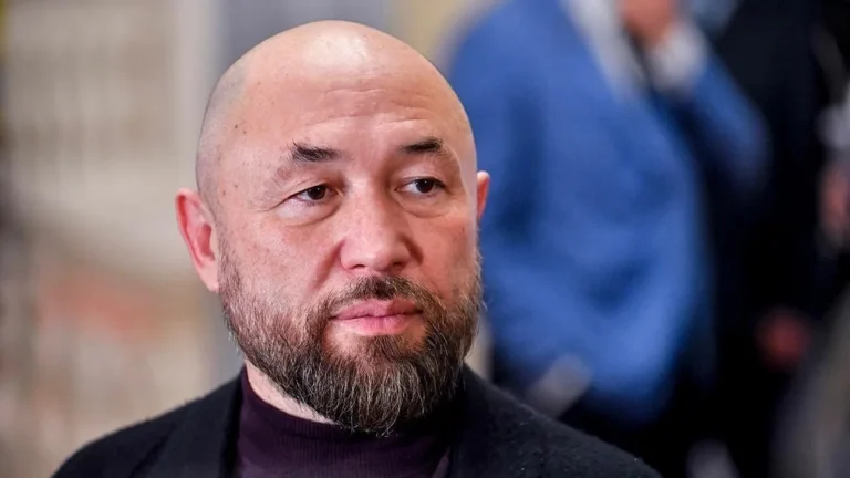 Дома Тимура Бекмамбетова: от особняка на Волге до бывшего жилища Уолта Диснея
