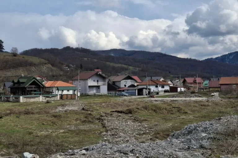В Сочи сняли арест с 4 430 земельных участков