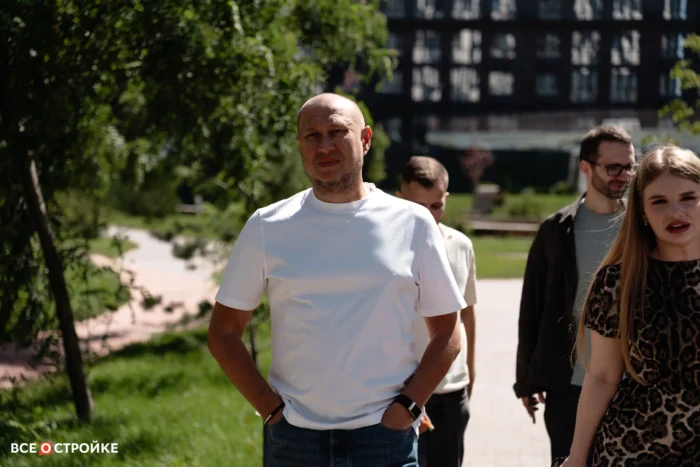 Рябов Дмитрий Александрович Генеральный директор DARS Софронов Дмитрий Вячеславович Коммерческий директор ГК «DARS» Енина Татьяна Романовна директор по маркетингу ГК «ЮгСтройИнвест»