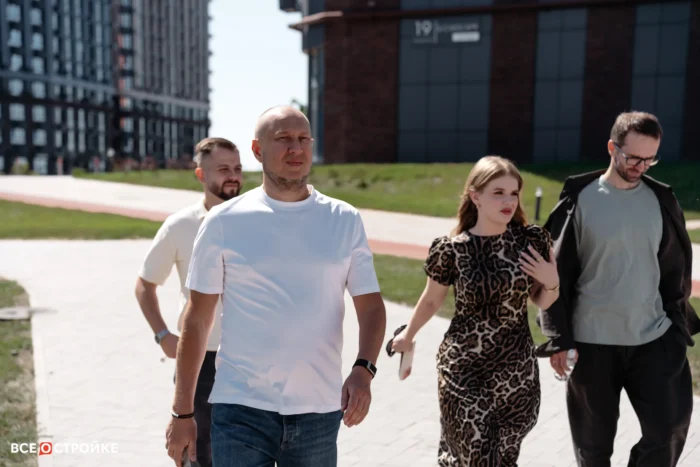 Рябов Дмитрий Александрович Генеральный директор DARS Софронов Дмитрий Вячеславович Коммерческий директор ГК «DARS» Енина Татьяна Романовна директор по маркетингу ГК «ЮгСтройИнвест»