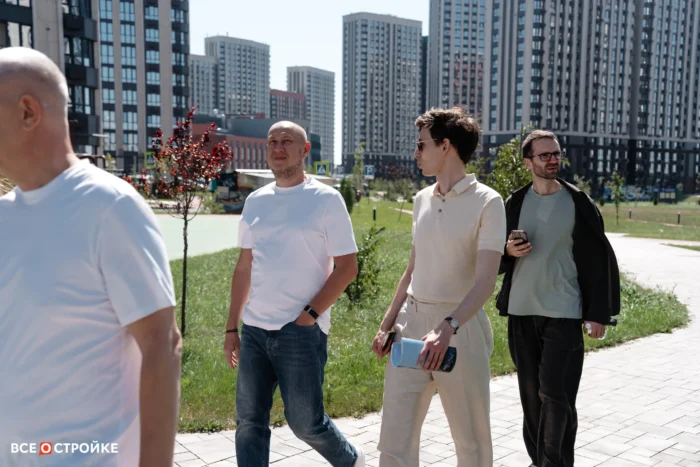 ЖК «Левобережье» «ЮгСтройИнвест» офис продаж «Левобережье» ЖК «Сияние» школа №16 Рябов Дмитрий Александрович Генеральный директор DARS Софронов Дмитрий Вячеславович Коммерческий директор ГК «DARS»