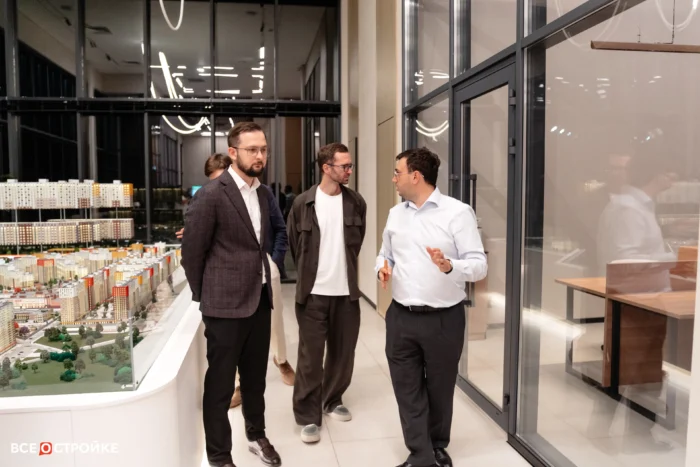 Посещение командой DARS ЖК «Придонье» от застройщика ССК в г. Ростов-на-Дону Софронов Дмитрий Вячеславович Коммерческий директор ГК «DARS»