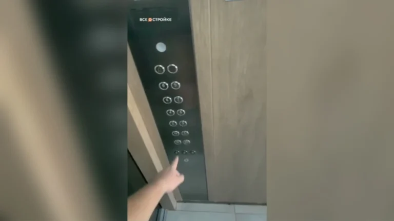 В лифт зашёл с одной стороны, вышел — с другой: увидели прикольное решение в московском ЖК «Домашний» от «Самолета»
