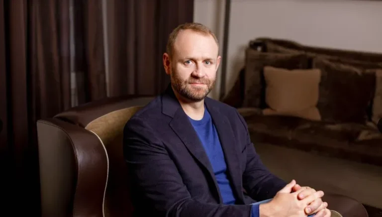 Человек длинной дистанции: кто такой Сергей Янчуков и как устроена его «Мангазея»