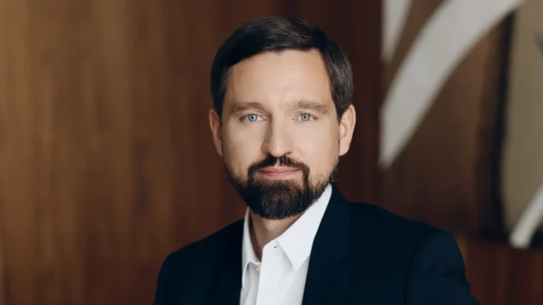 От кибернетики МИФИ до «доказательного девелопмента»: как Владимир Щекин строит «Родину» вокруг семьи, спорта и аналитики данных