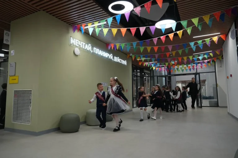 Сегодня побывали на открытии новой Курчатовской школы в ЖК «Сити Бэй» от MR Group в Москве