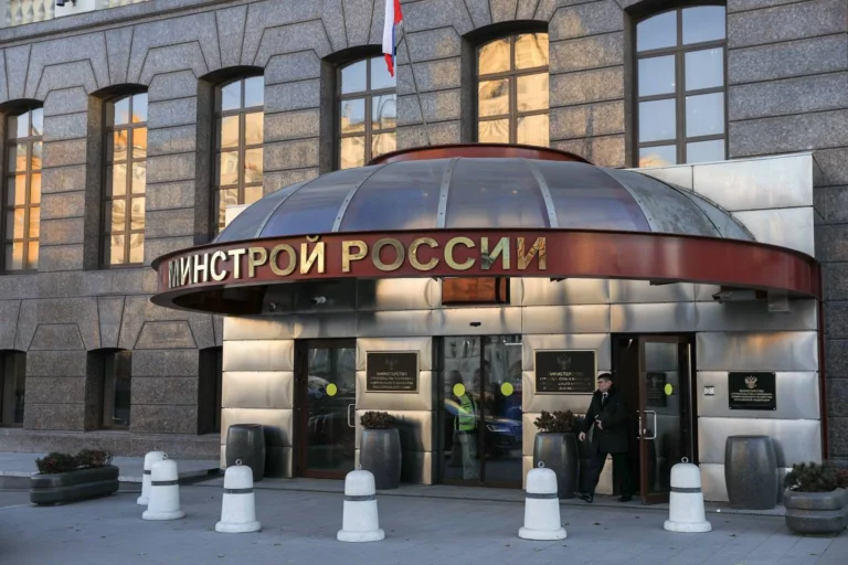 Минстрой РФ разъяснил, как применять августовский запрет на строительство в зонах затопления и подтопления