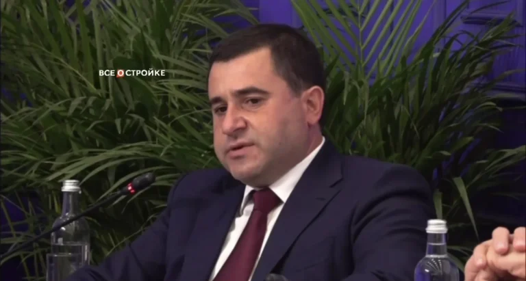 Замглавы Минстроя РФ Никита Стасишин предложил закрепить в проектах КРТ архитектурный код городов