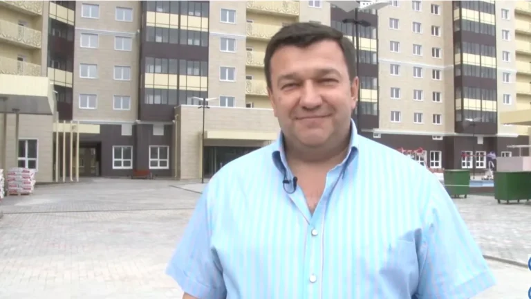 От кандидатской по управлению стройкой до ТОП-10 Подмосковья: кто такой Анатолий Демьянко, совладелец «Профи-Инвест»