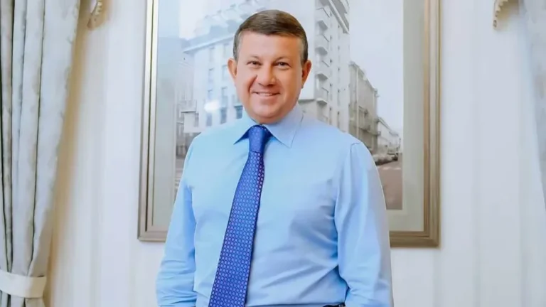 Forbes опубликовал список 24 крупнейших налогоплательщиков России с НДФЛ более 1 млрд рублей 