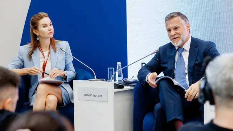Поговорили о программе предстоящего форума Урбан Хаб с его программным директором Юлией Зубарик