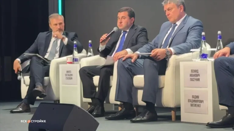 Замминистра строительства и ЖКХ Никита Стасишин рассказал, что на исторических территориях уже работают 37 застройщиков