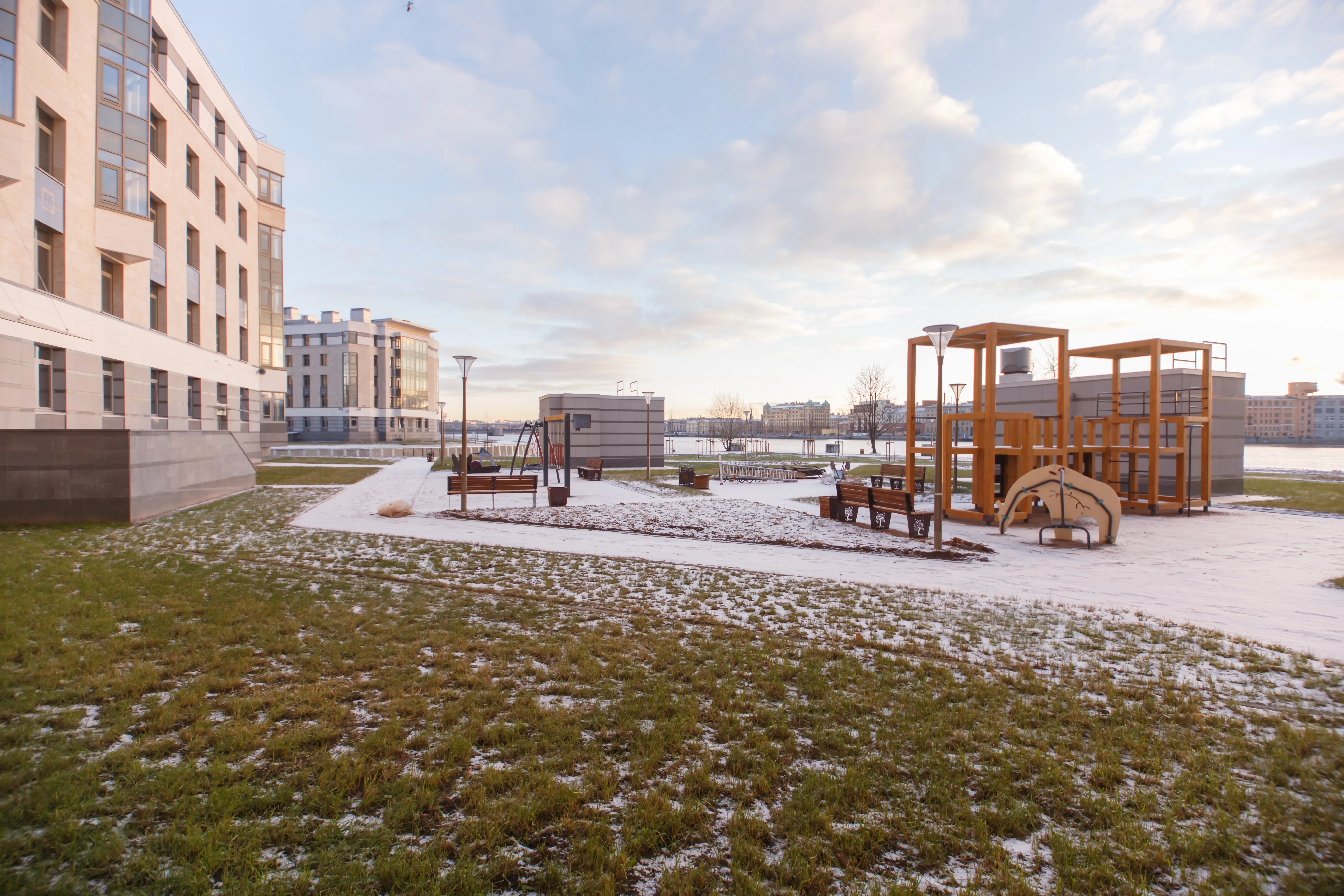 «Яхт клуб. Петербург. Петровский проспект 2»