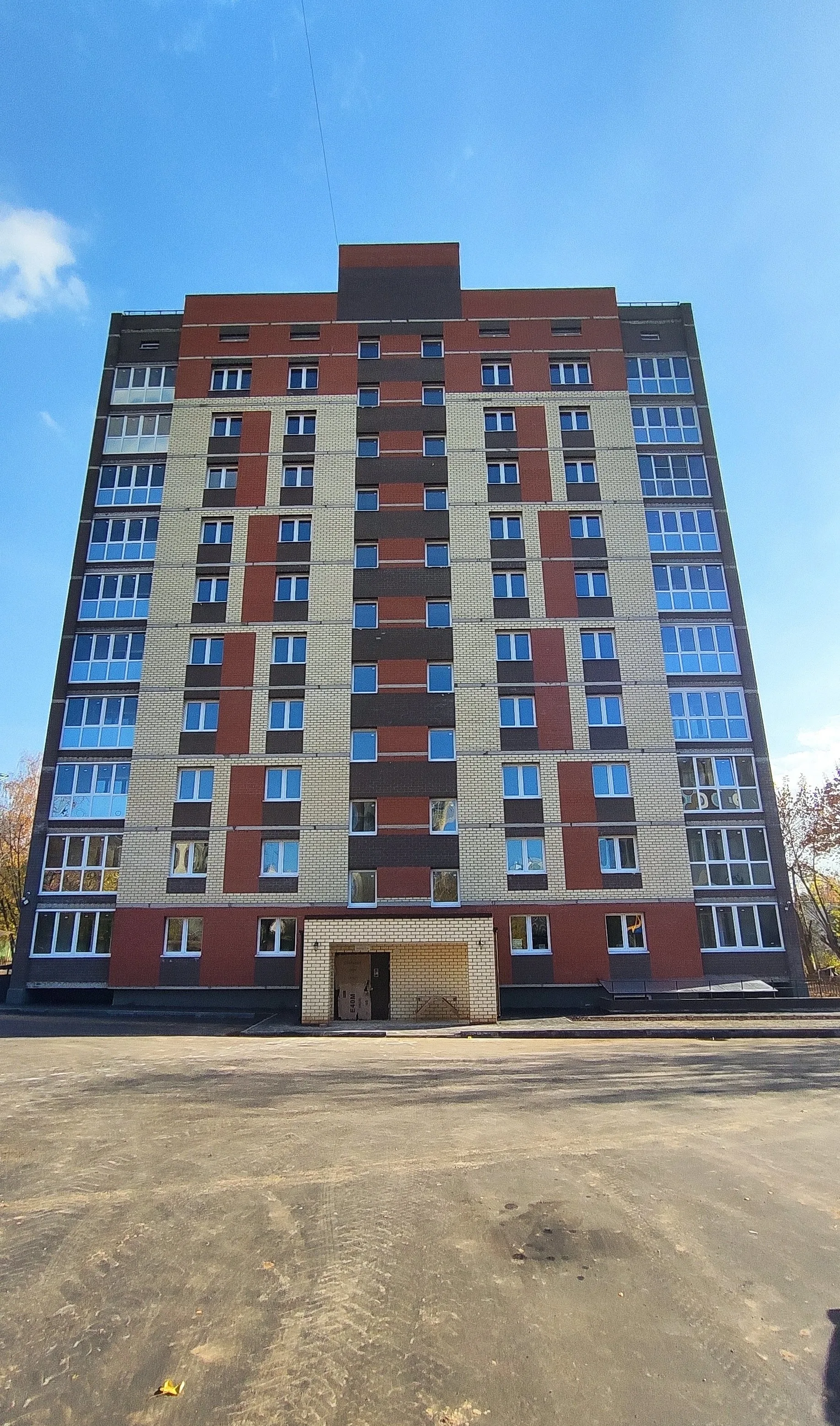 ЖК «Многоэтажное многоквартирное жилое здание со встроенными помещениями»